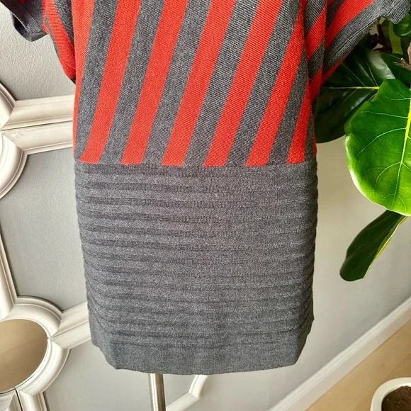 Elio Wool and Cashmere Striped Sweater Dress Size Medium - Picture 3 of 9